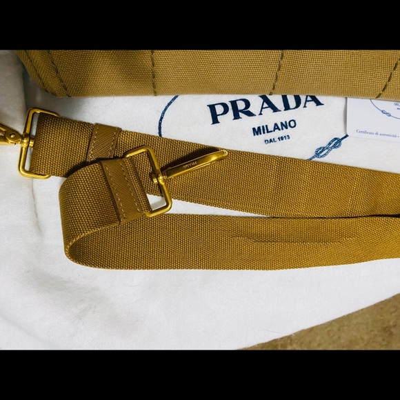 Pre-love Prada Canapa (SOLD) - Picture 10 of 10